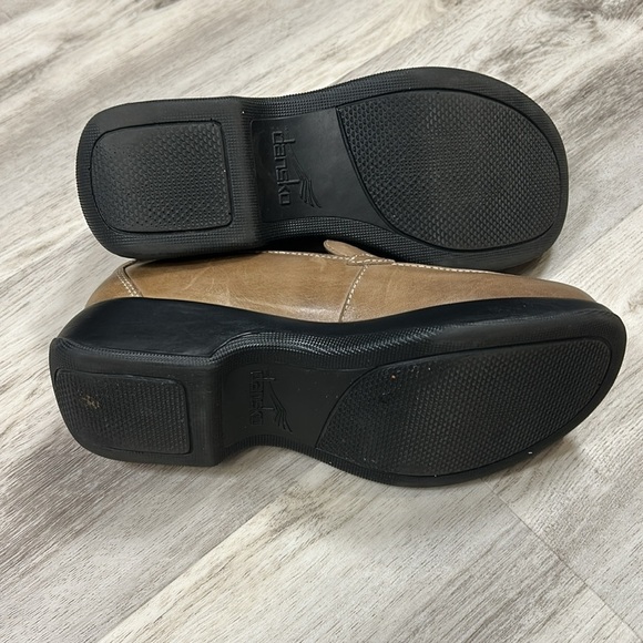 Dansko Royal Romance Tan Leather Embroidered Platform Clog Loafer Comfort Shoes - Picture 9 of 10